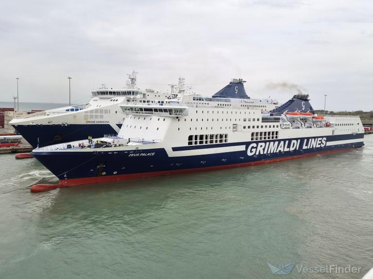 ship photo