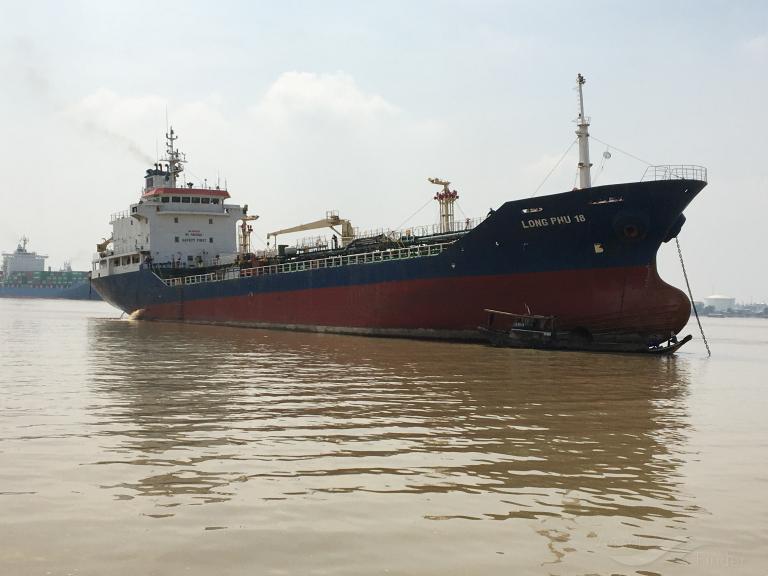 LONG PHU 18, Oil Products Tanker - Details and current position - IMO  9218703 - VesselFinder