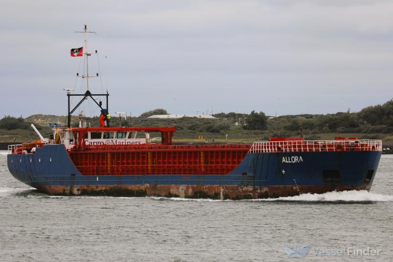 ship photo