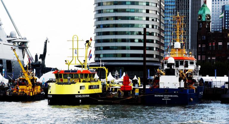 ship photo by Joop Klaasman