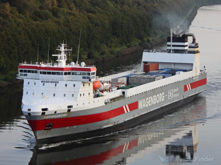 ship photo