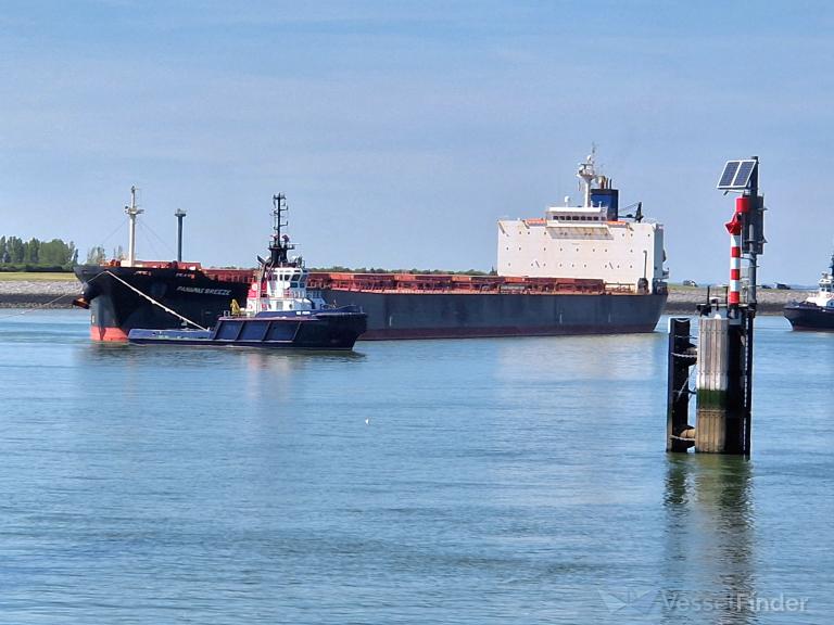 PANAMAX BREEZE photo