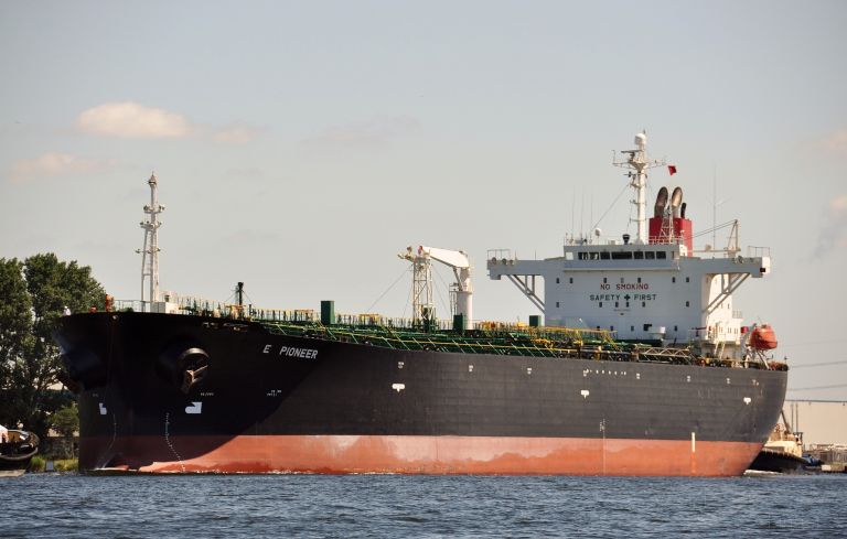 E Pioneer, Oil Products Tanker - Details And Current Position - Imo 