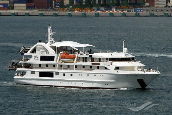 CORAL DISCOVERER photo