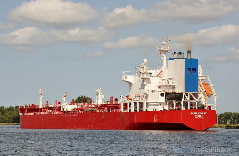 ship photo by RuudCoster