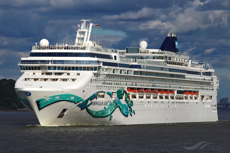 norwegian jade cruise ship current location