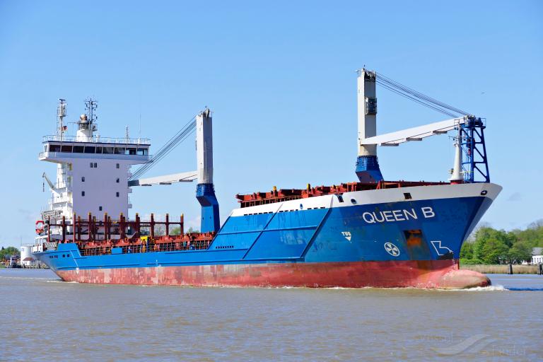 QUEEN B, Container Ship - Details and current position - IMO 9318929 -  VesselFinder