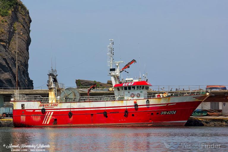 ship photo by Manuel Hernández Lafuente