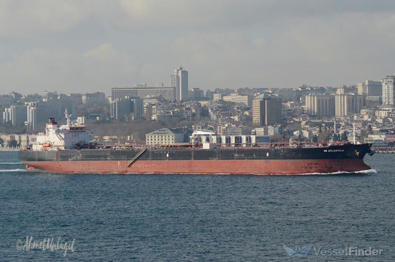ship photo by Ahmet Ünlügil