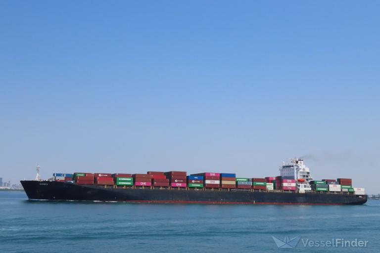 ship photo by Ya Ray Yang