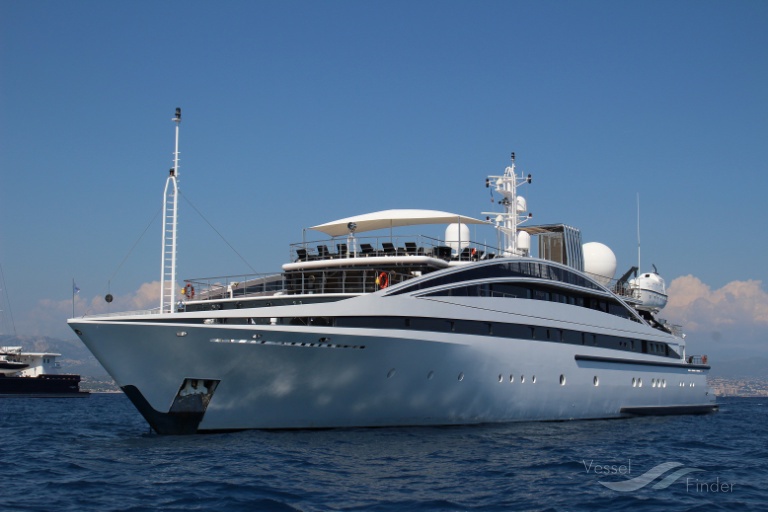 yacht elegant 007 marine traffic