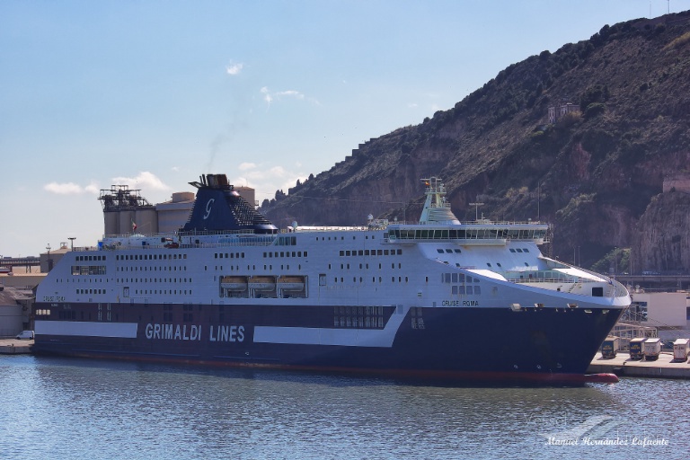 vessel finder cruise roma
