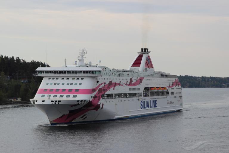 BALTIC PRINCESS, Passenger/Ro-Ro Cargo Ship - Details and current ...