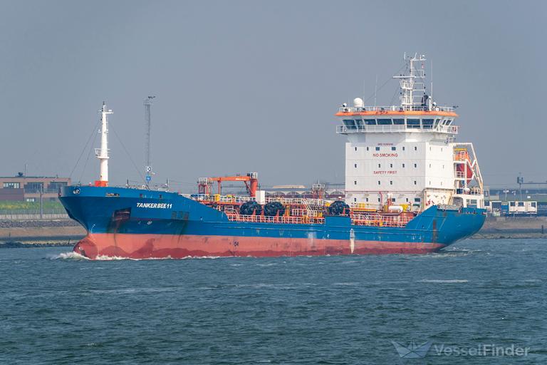 TANKER BEE 11 photo