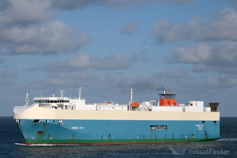 ship photo by Henk Jungerius