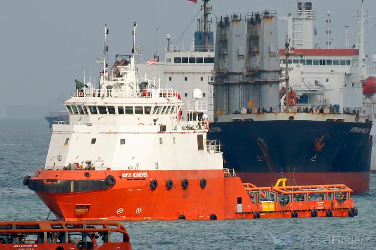 AHTS ACHIEVER photo