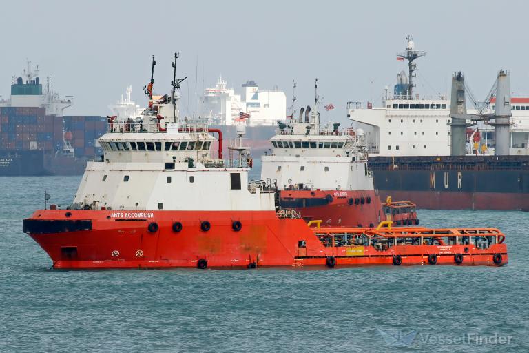 AHTS ACCOMPLISH photo