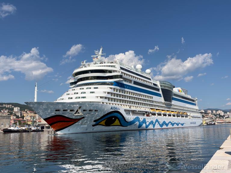 ship photo