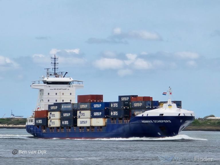 HENRIKE SCHEPERS photo