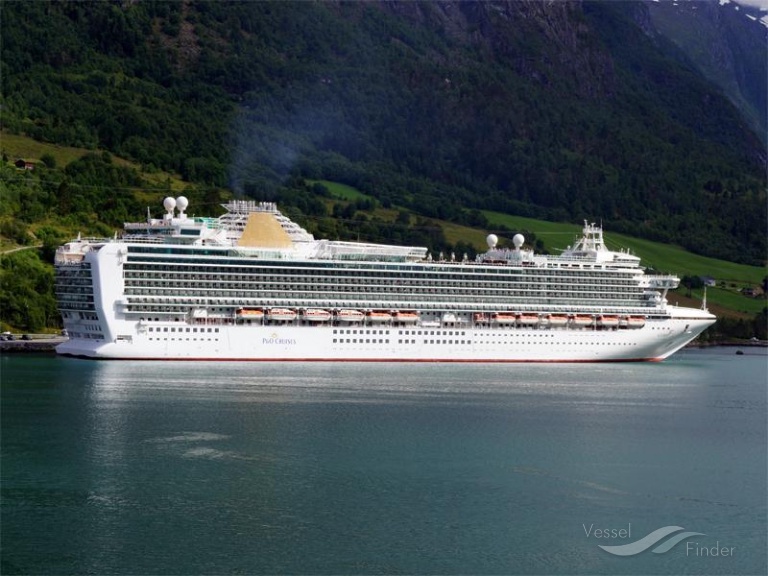 azura cruise ship passenger capacity