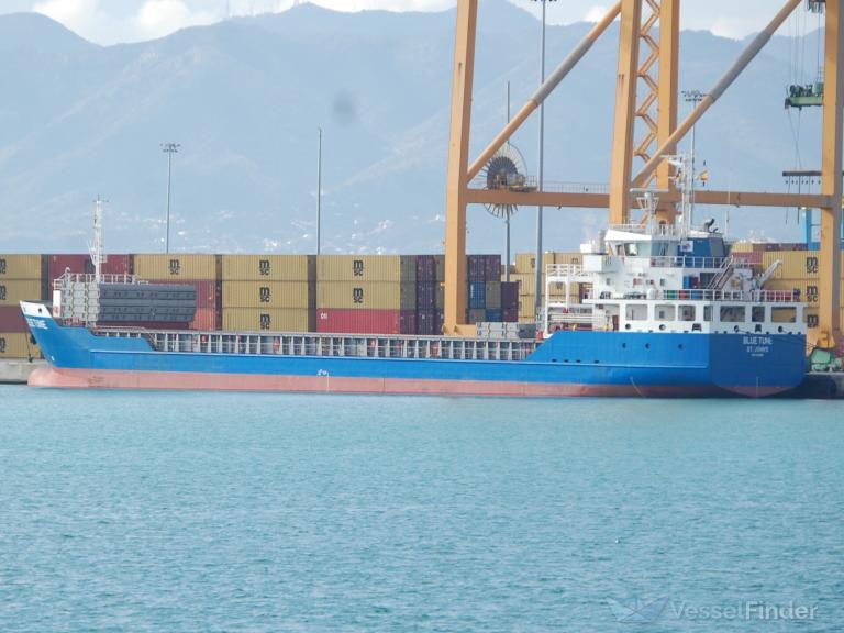 ship photo by F.YBANCOS