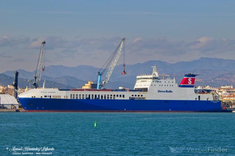 ship photo by Manuel Hernández Lafuente