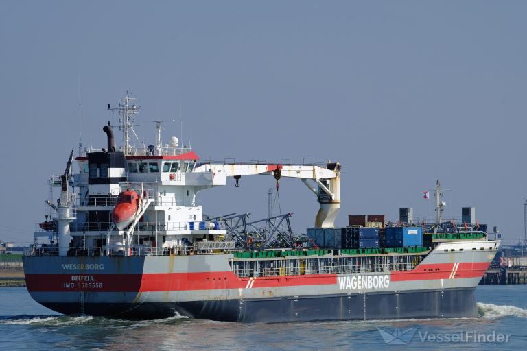 ship photo by Henk Jungerius