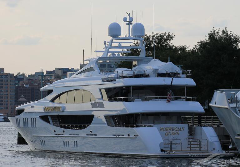 NORWEGIAN QUEEN, Yacht Details and current position IMO 9526320