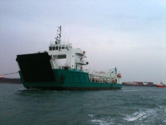 LAMA ALMELAHIA photo