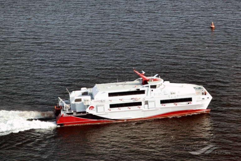 CARNIVAL RUNNER photo