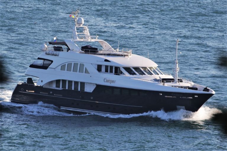 Үш богатырь және олардың әйелдері порно