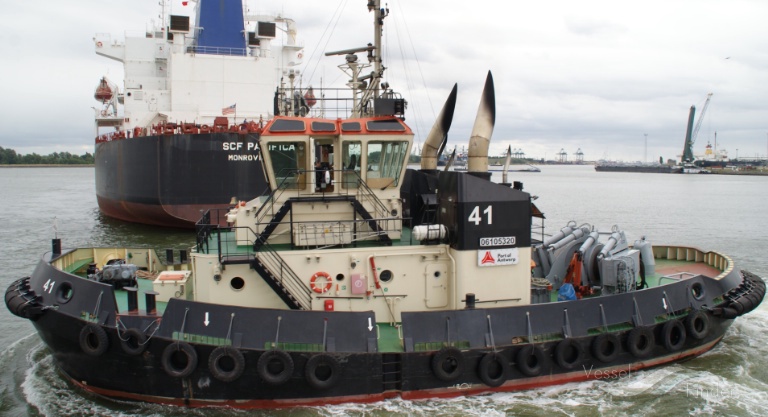 TUG 41 photo