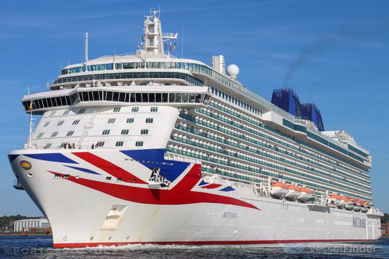 current position of britannia cruise ship