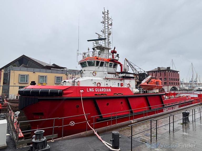 LNG GUARDIAN photo