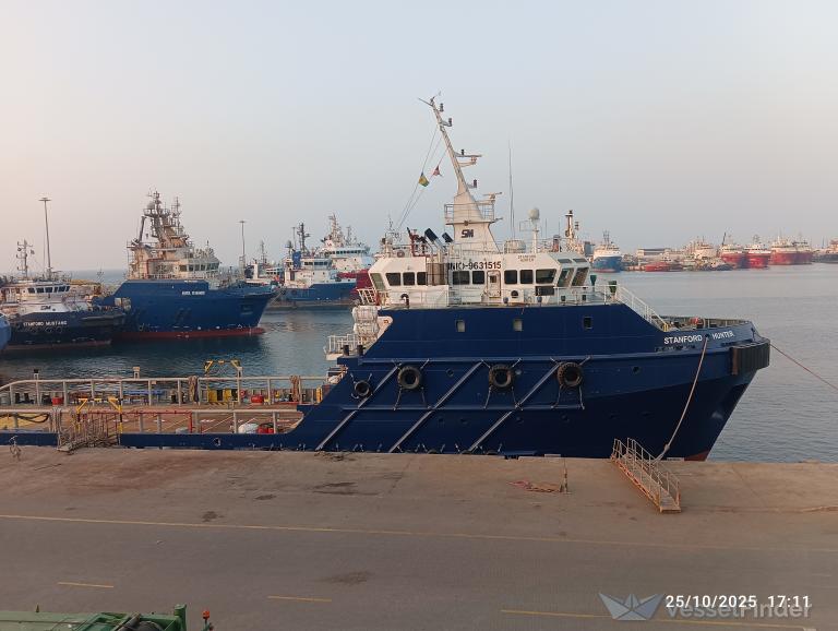 STANFORD HUNTER photo