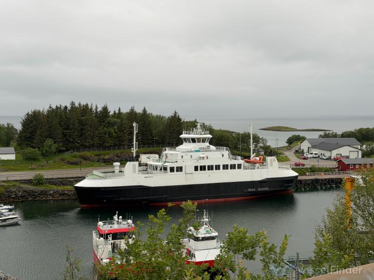 ship photo