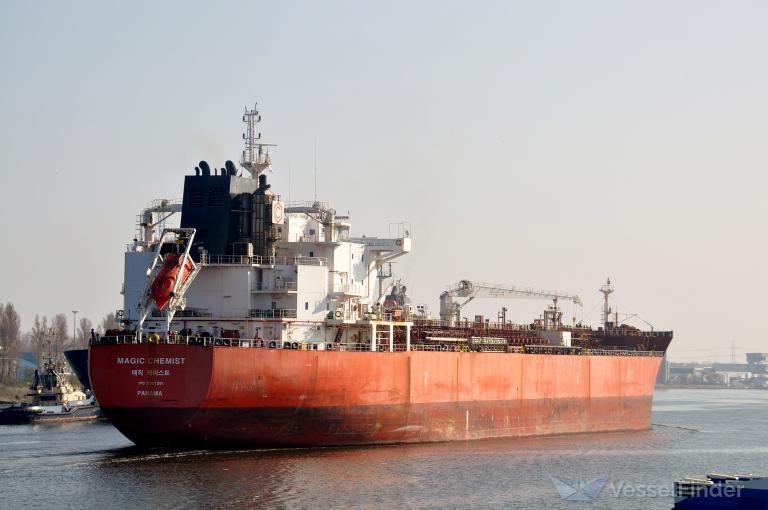 ship photo by RuudCoster