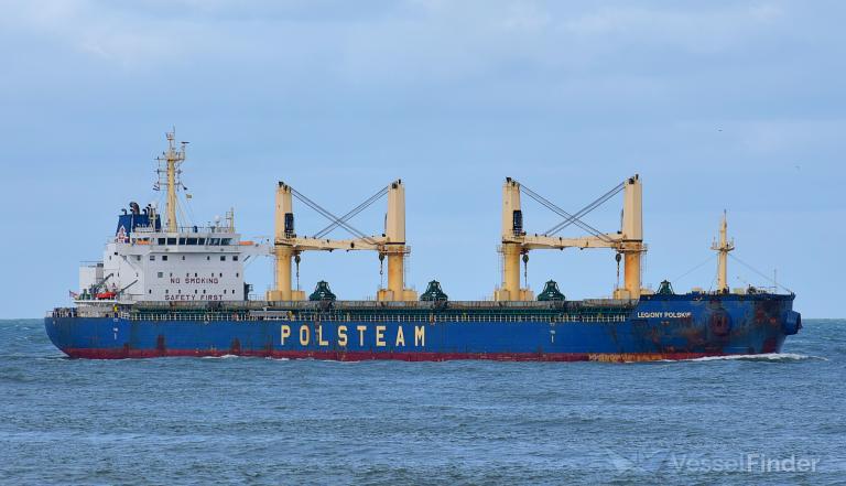 ship photo by Arjan Elmendorp