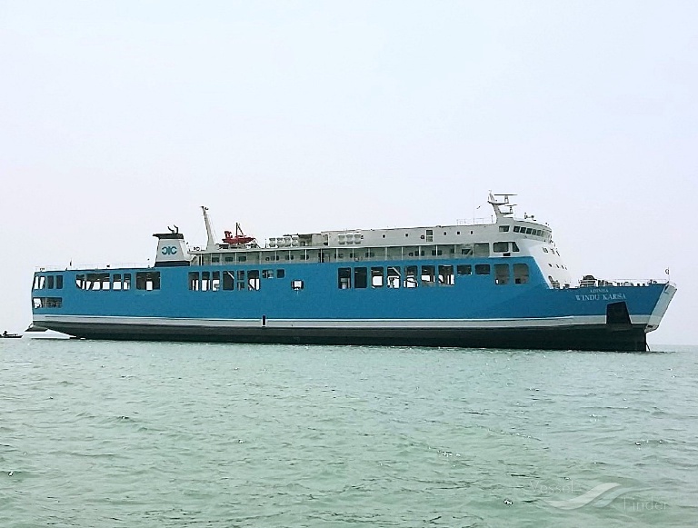 ADINDA WINDU KARSA photo