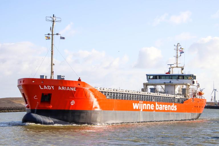 LADY ARIANE photo