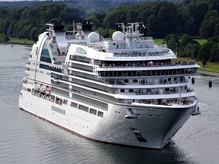 seabourn-ovation-passenger-cruise-ship-details-and-current