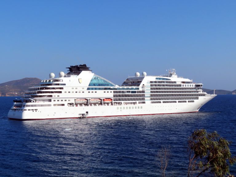 seabourn-ovation-passenger-cruise-ship-details-and-current