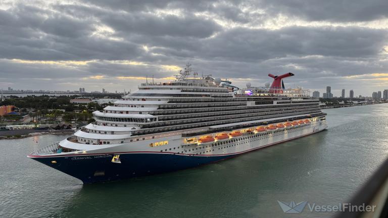 CARNIVAL HORIZON photo