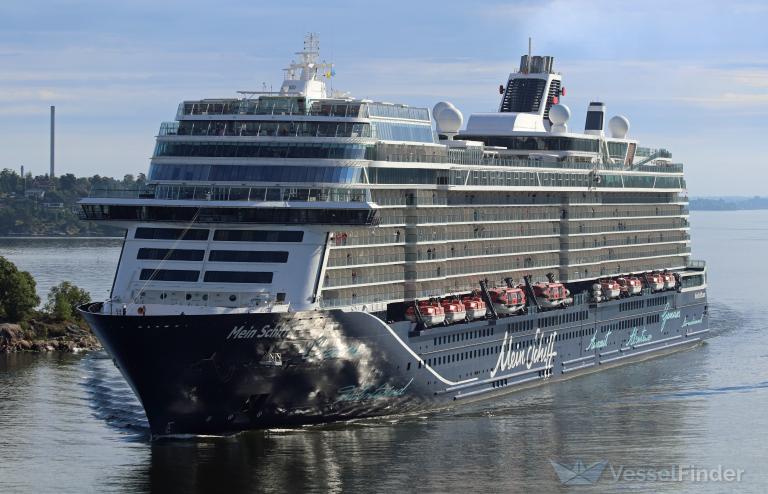 MEIN SCHIFF 1 photo