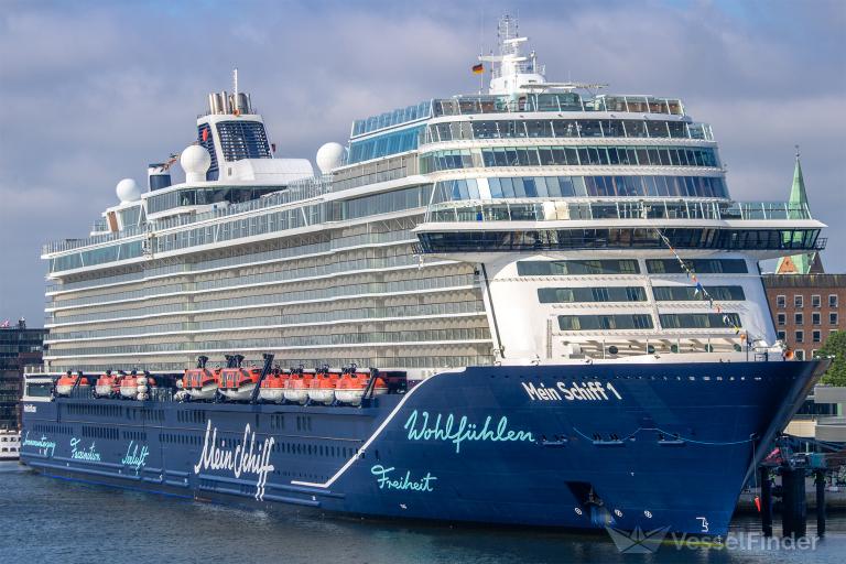 MEIN SCHIFF 1 photo