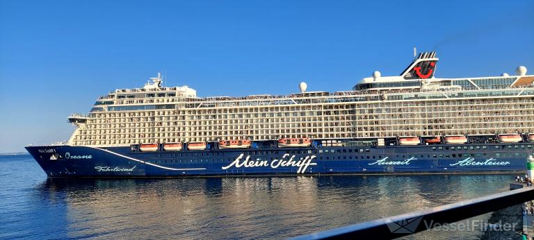 MEIN SCHIFF 1