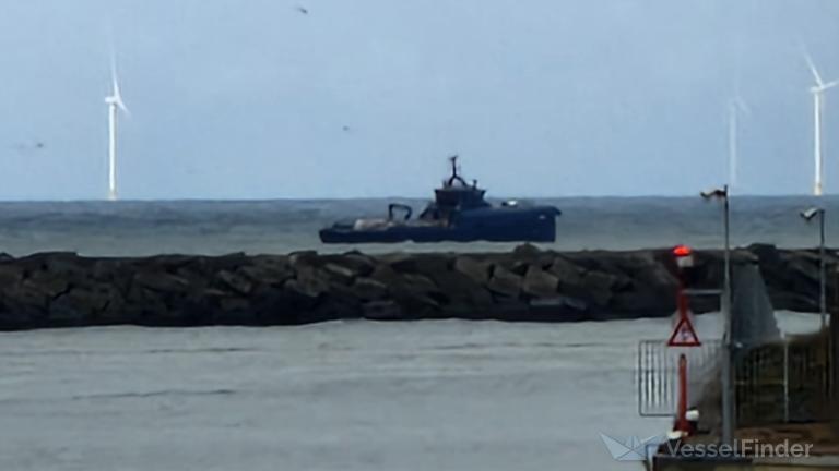 ship photo
