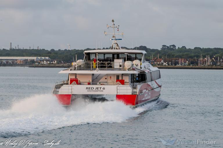 RED JET 6