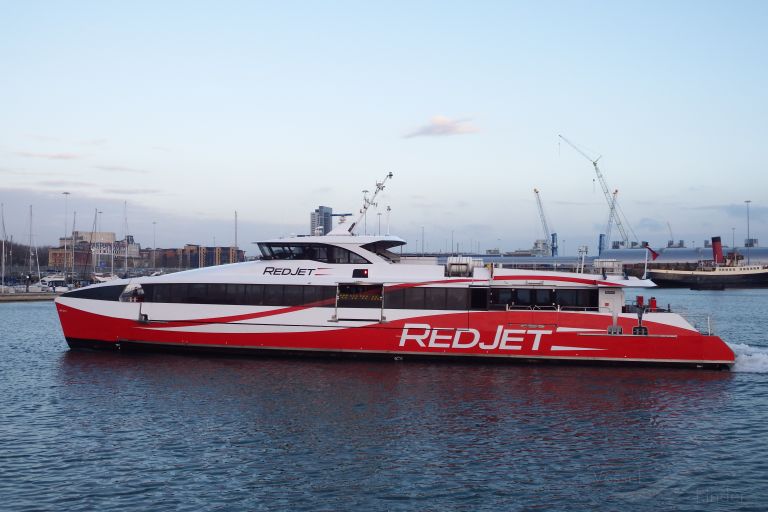 RED JET 6