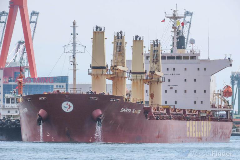 ship photo by Ya Ray Yang